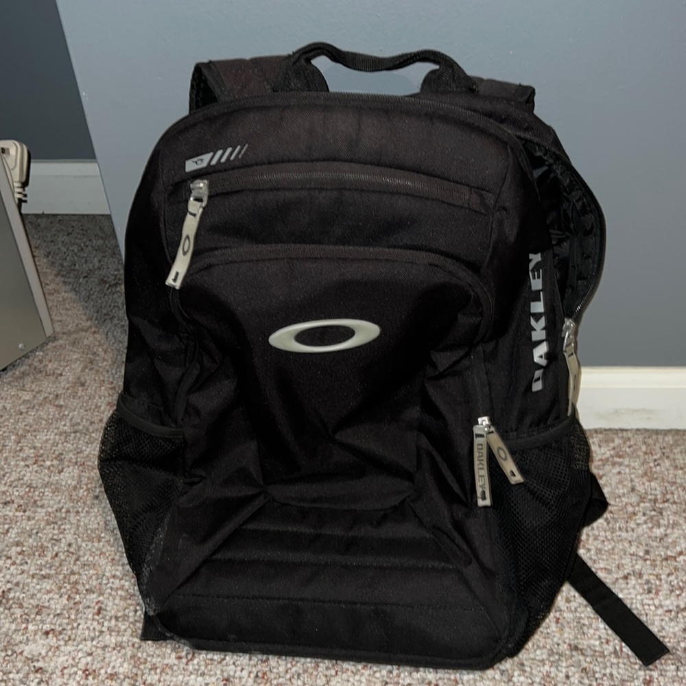 Oakley backpack. | Oakley Enduro backpack.